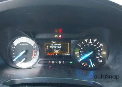 2017 Ford Explorer Xlt z USA, uszkodzony, nr VIN 1FM5K8DH8HGD82274